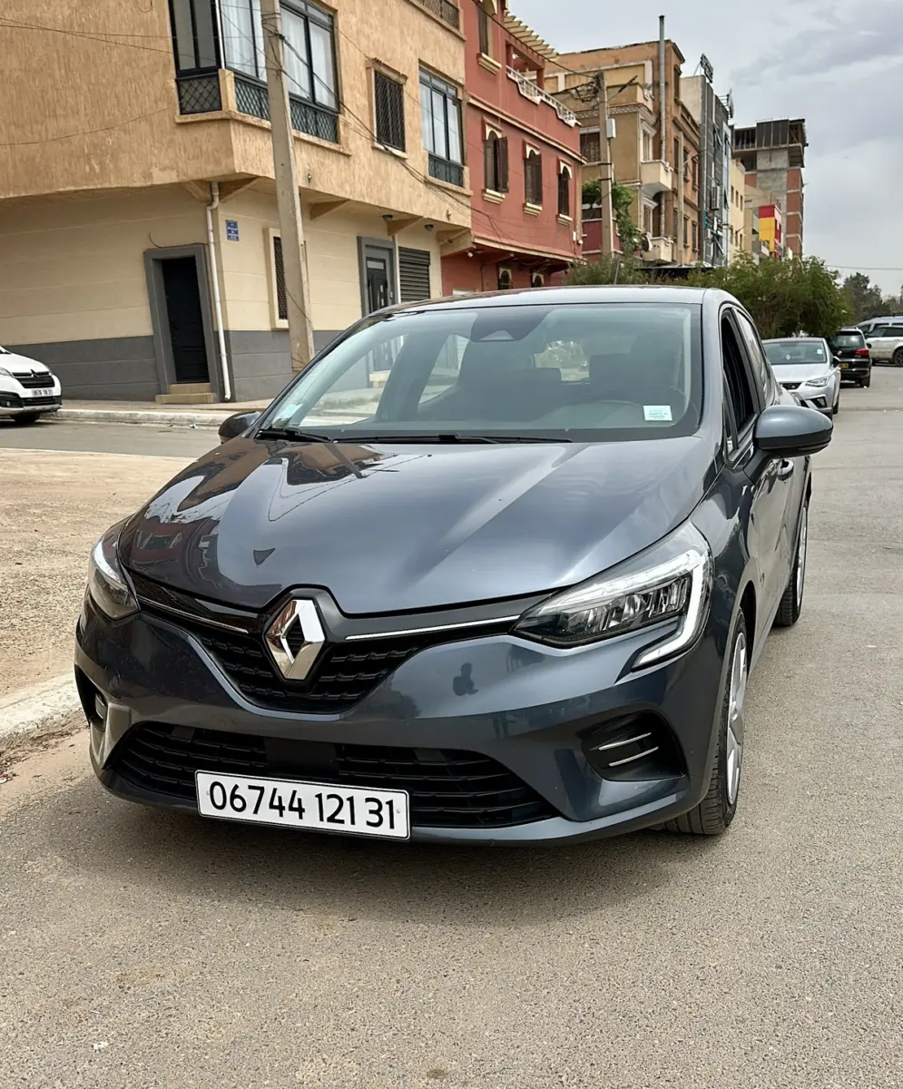 RENAULT Clio 5
