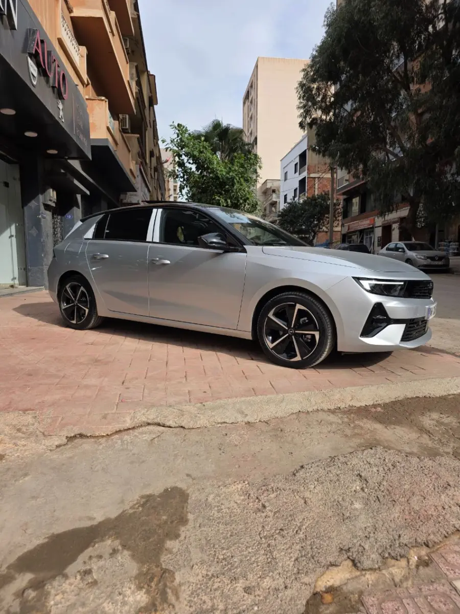 OPEL Astra K Hatchback